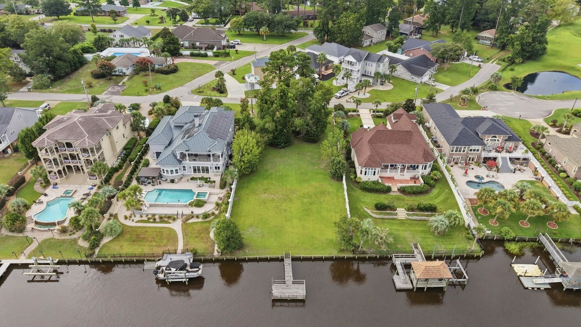 902 Waterside St.  Photo 7