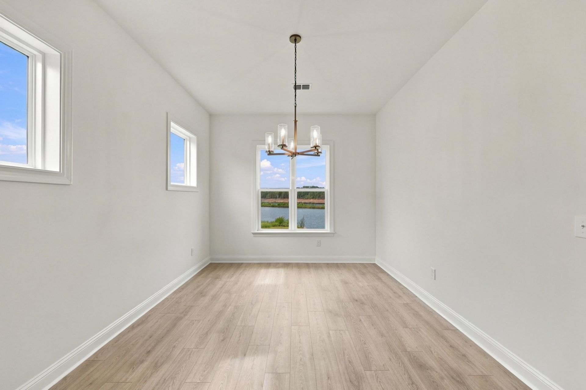 2634 Whitehorn Way Photo 18