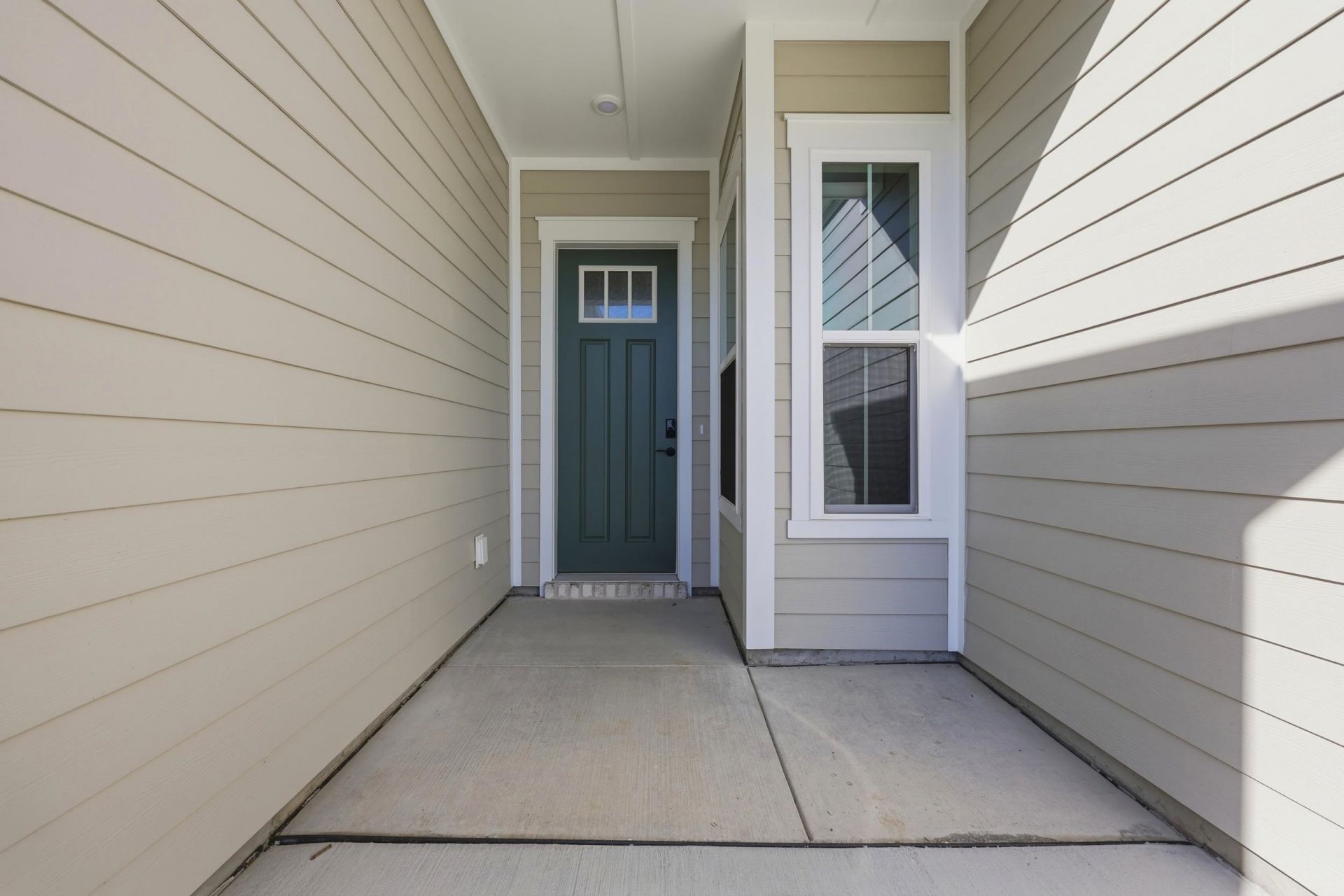 2634 Whitehorn Way Photo 5
