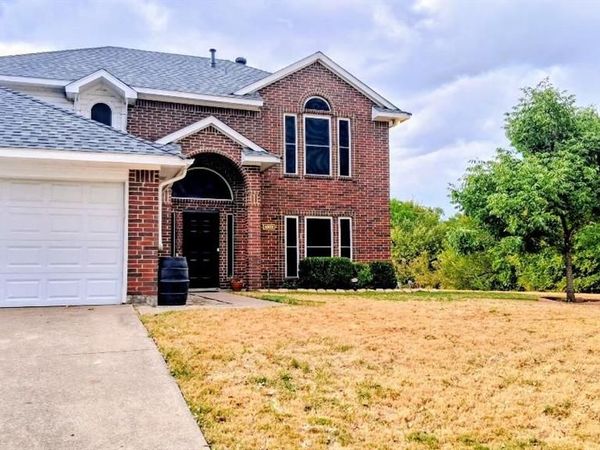 4503 Queenswood Drive, Grand Prairie, TX 75052