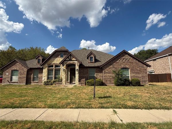 1253 Carriage Creek Drive , DeSoto, TX 75115