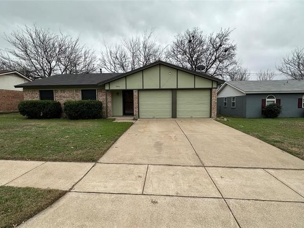 5916 Kary Lynn Drive S, Watauga, TX 76148