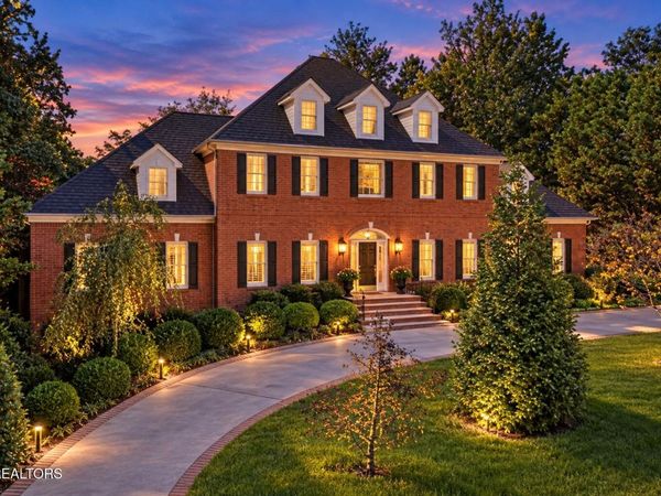 142 Center Park Lane, Oak Ridge, TN 37830