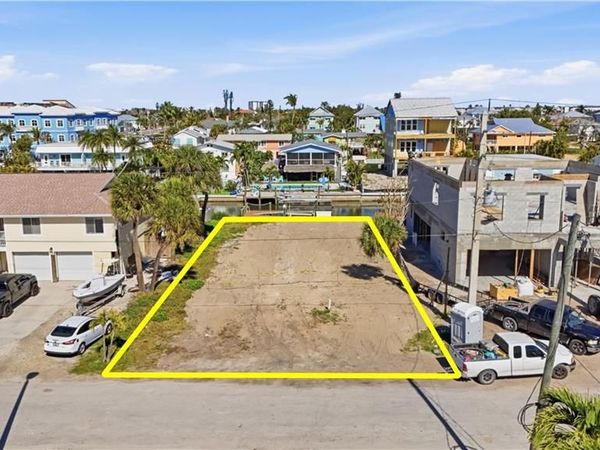 129 Curlew ST , FORT MYERS BEACH, FL 33931