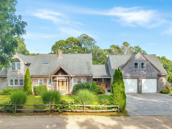 68 Front Street, Oak Bluffs, MA 02557
