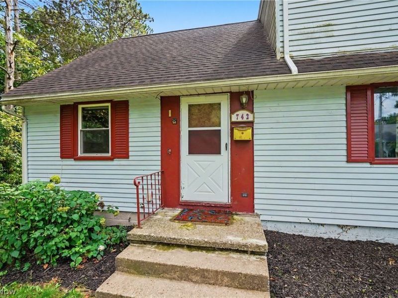 742 Avondale Street , Kent, OH 44240 Photo 2
