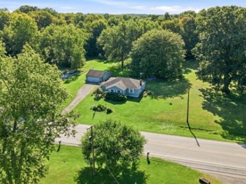 779 E Liberty Street, Hubbard, OH 44425 Photo 2