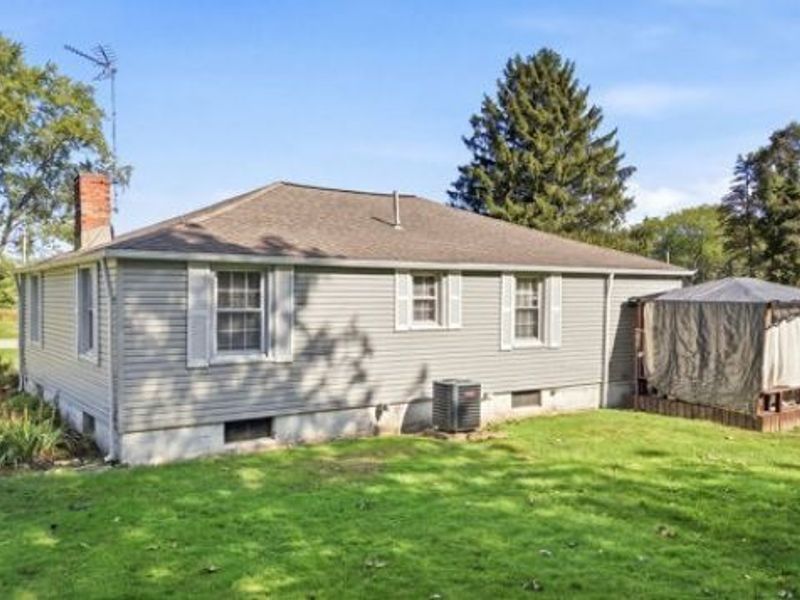 779 E Liberty Street, Hubbard, OH 44425 Photo 6