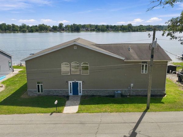 6530 E Mcguire Road, Churubusco, IN 46723