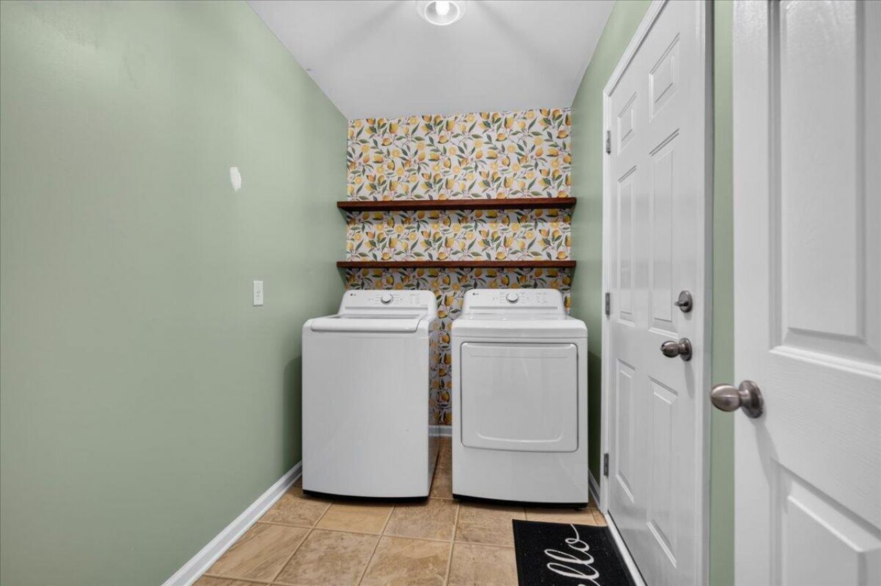 104 Basler Street Photo 16
