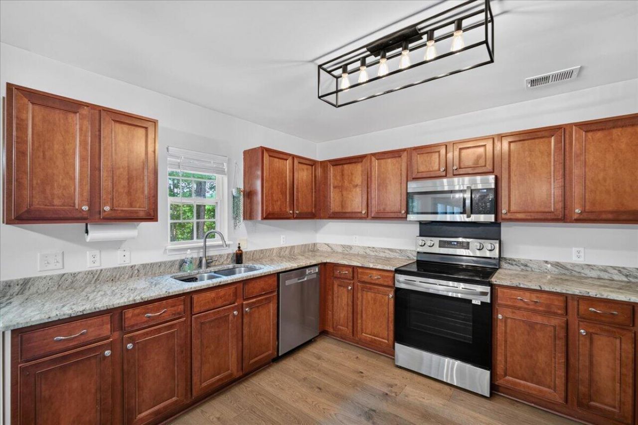 104 Basler Street Photo 18