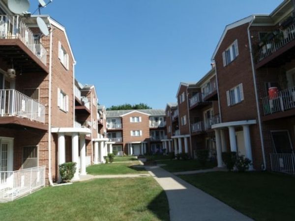 4120 Williamsburg Court , Unit 302, Glenview, IL 60025