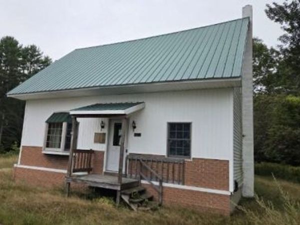 1423 Park Street, Livermore Falls, ME 04254
