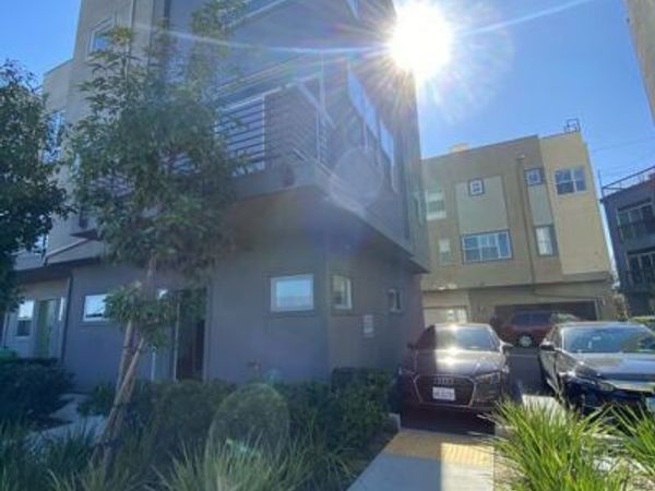 2753 Waverly Drive, Unit 801, Los Angeles, CA 90039