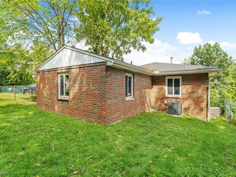 2358 & 2360 Congo Street, Akron, OH 44305 Photo 4