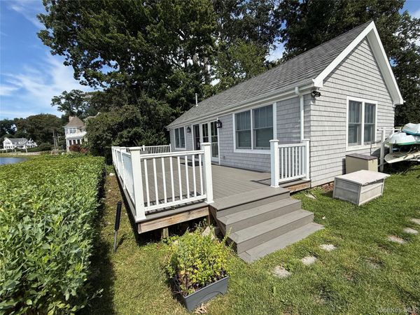 167 E Shore Road , Halesite, NY 11743