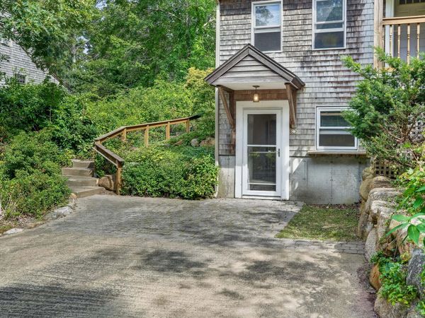 7 Fawndale Road, Vineyard Haven, MA 02568
