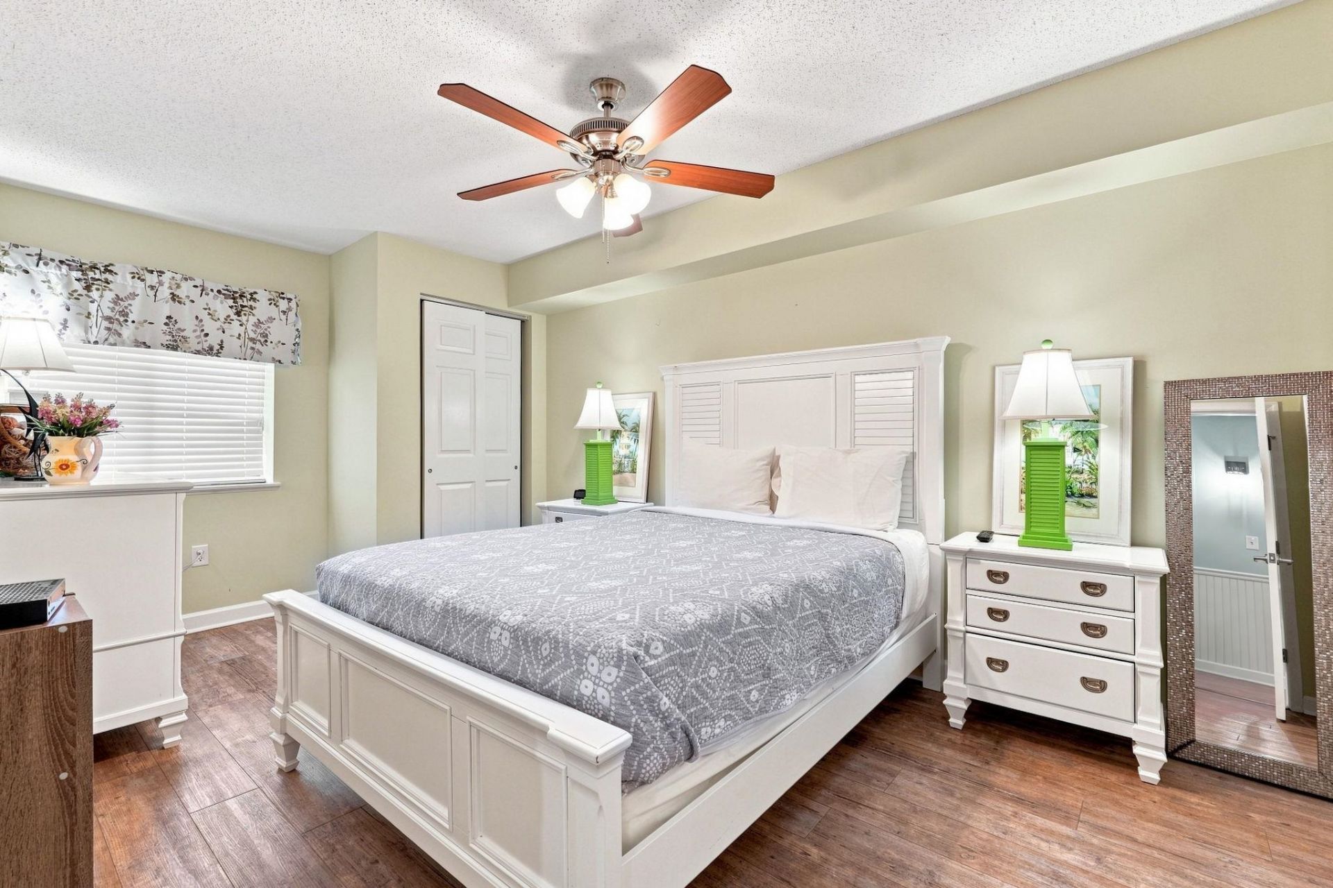 1707 Perrin Dr. Photo 16