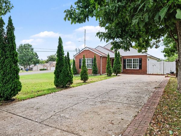 810 Keith Dr , La Vergne, TN 37086