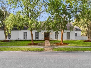 12030 Chester Dr, Baton Rouge, LA 70810