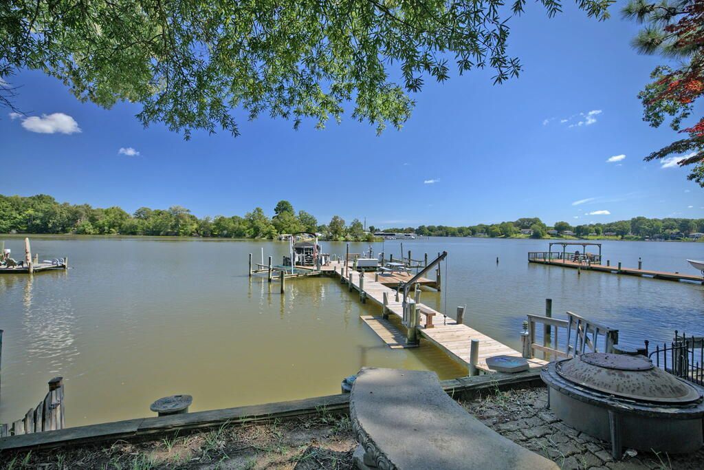 292 Sea Horse Dr, Colonial Beach, VA 22443 Main Photo