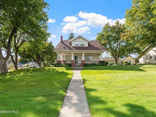 341 S Broadway St , Tekoa, WA 99033