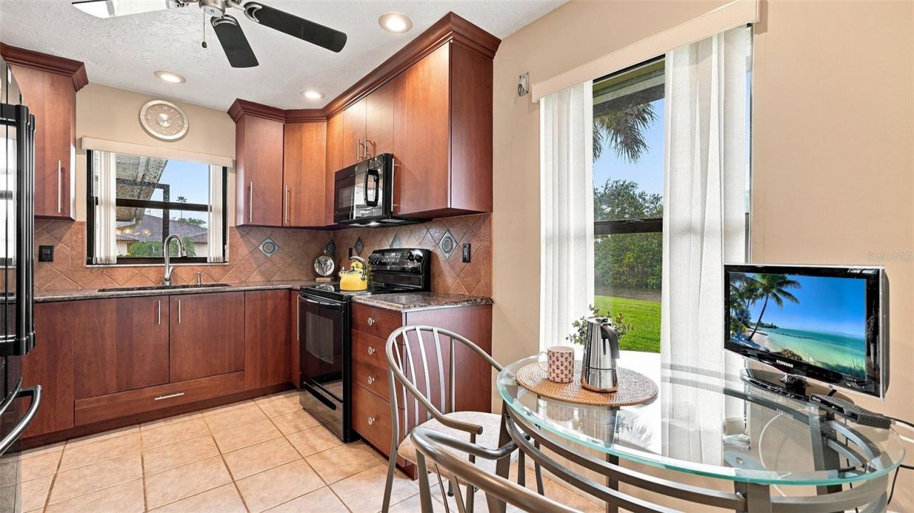 3615 Muirfield Drive, Unit 3D, Sarasota, FL 34238 Photo