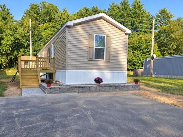 13 Hummingbird Lane, Raymond, NH 03077