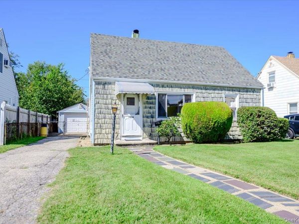 1258 Waverly Street, Hewlett, NY 11557