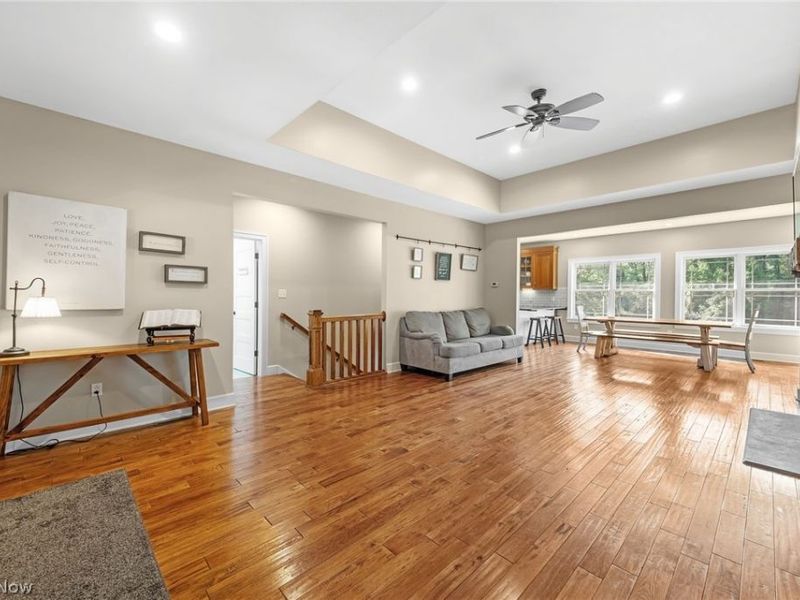 2976 Greenleaf Road , Akron, OH 44312 Photo 10