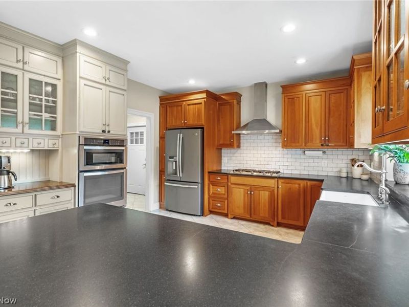 2976 Greenleaf Road , Akron, OH 44312 Photo 21