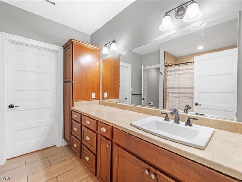 2976 Greenleaf Road , Akron, OH 44312 Photo 39