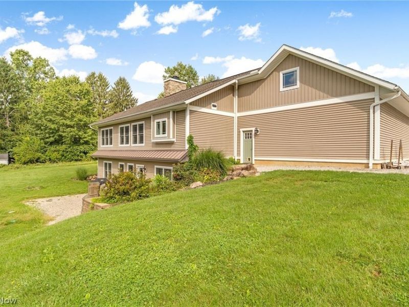 2976 Greenleaf Road , Akron, OH 44312 Photo 5
