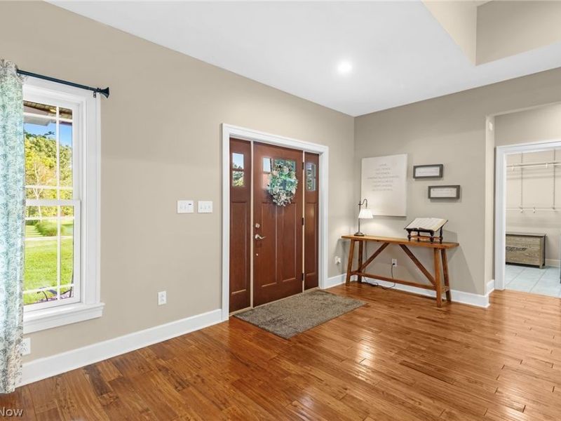 2976 Greenleaf Road , Akron, OH 44312 Photo 9