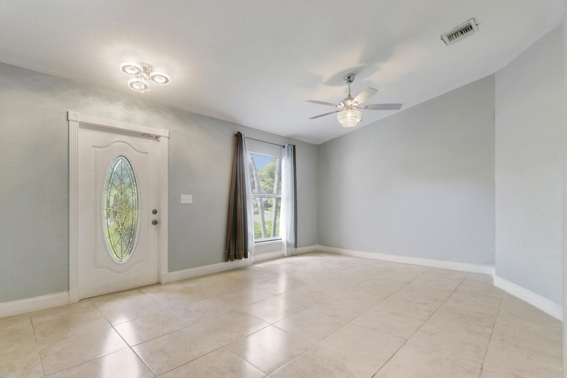 825 SE Cavern Avenue, Port Saint Lucie, FL 34983 Photo