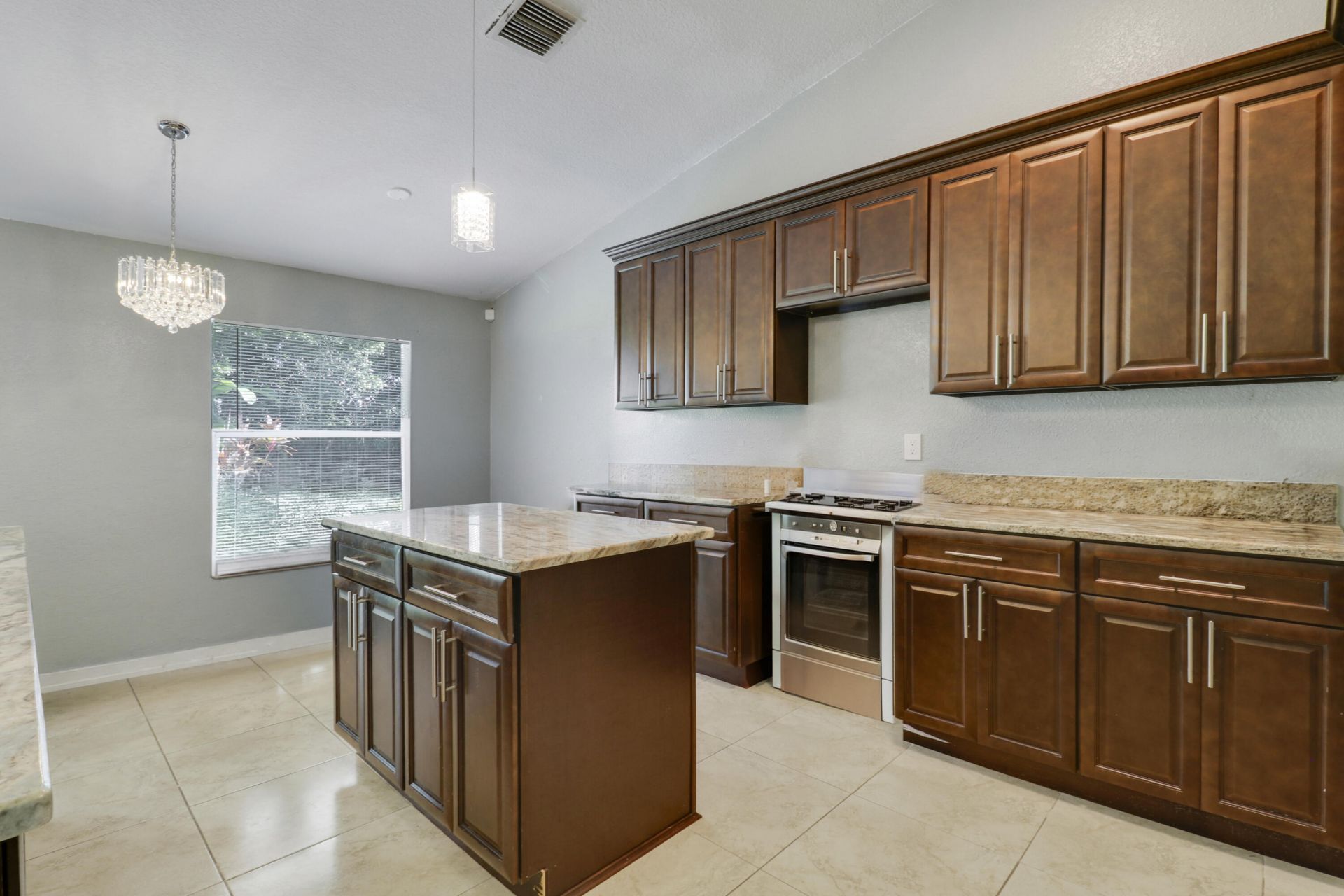 825 SE Cavern Avenue, Port Saint Lucie, FL 34983 Photo