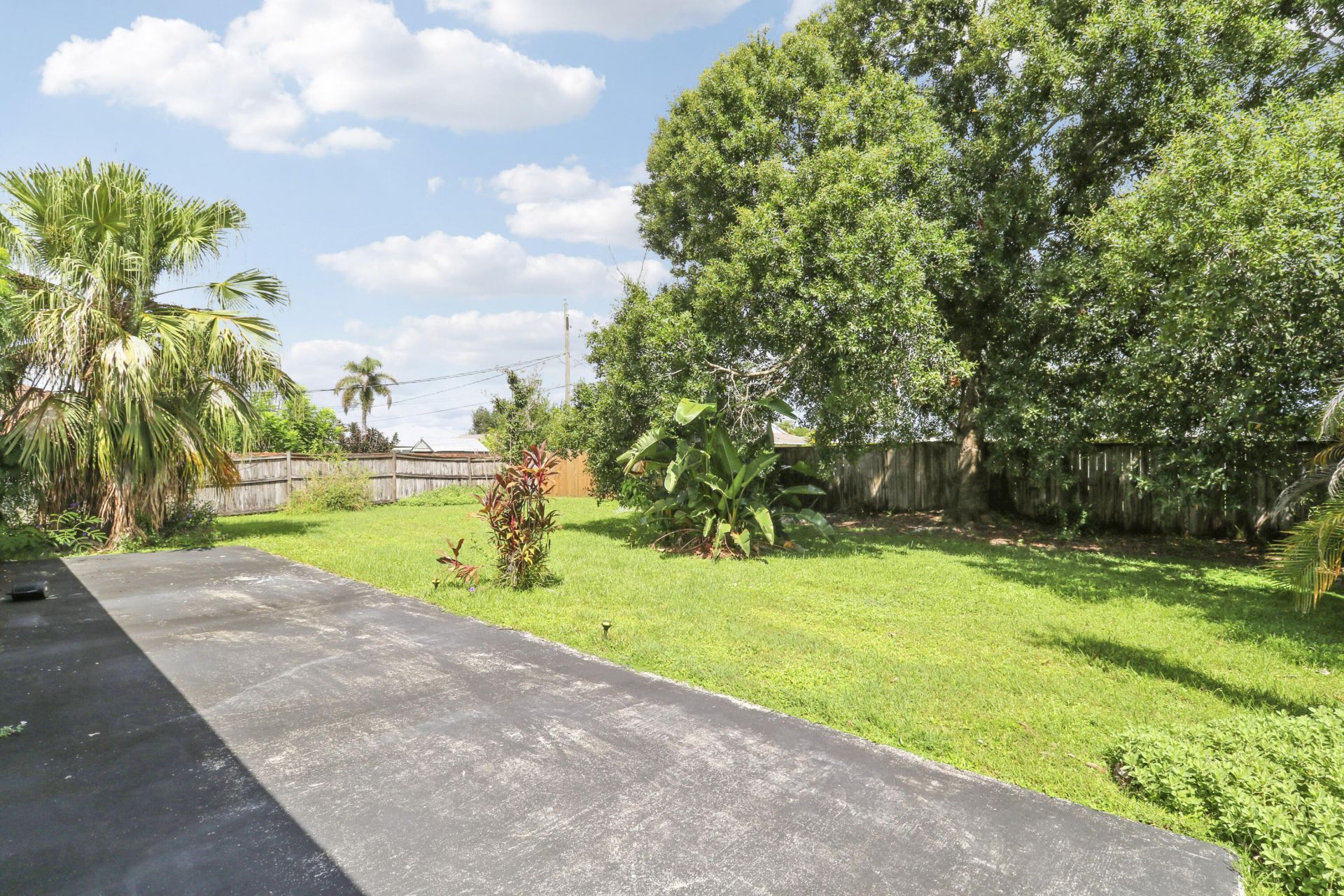 825 SE Cavern Avenue, Port Saint Lucie, FL 34983 Photo