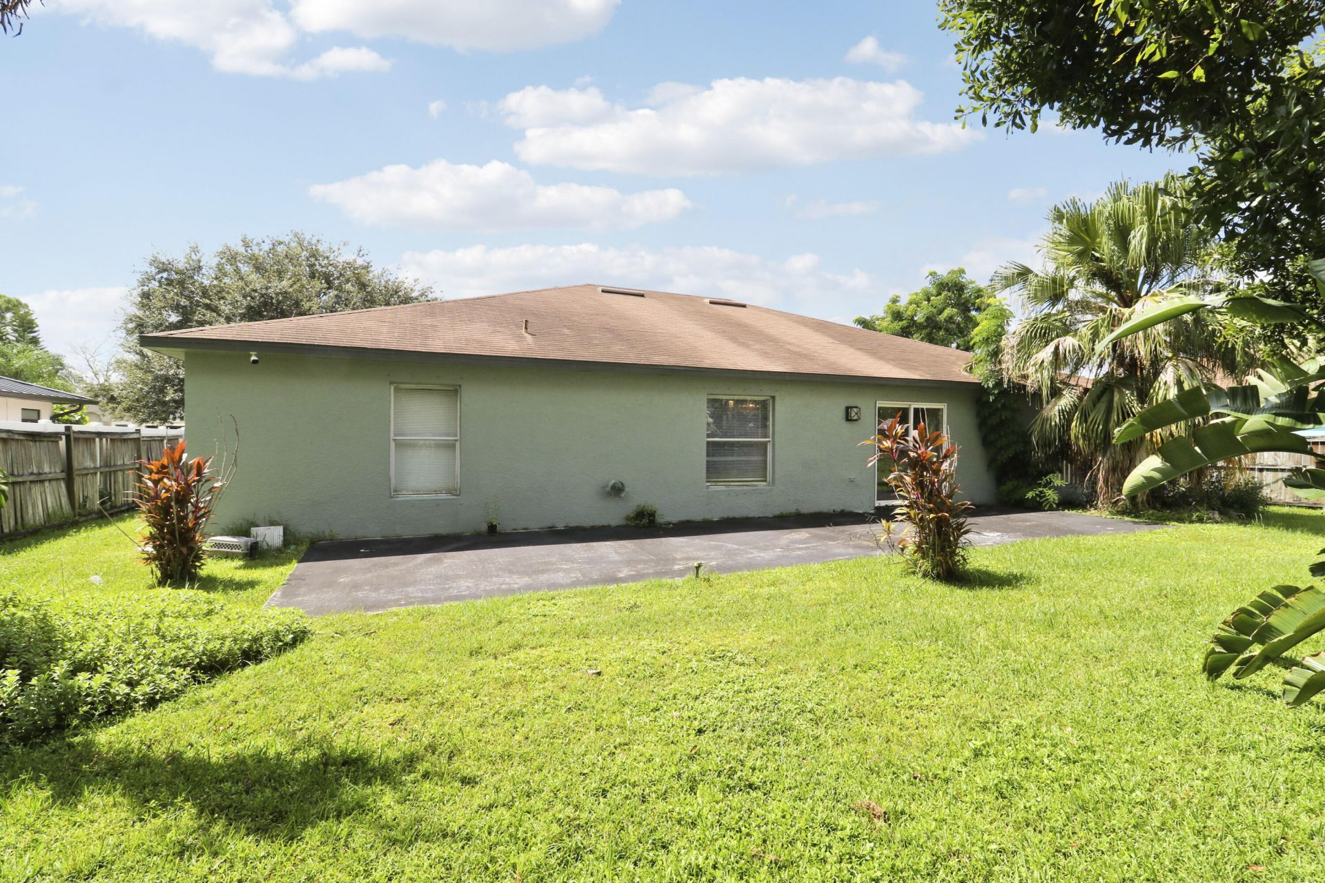 825 SE Cavern Avenue, Port Saint Lucie, FL 34983 Photo