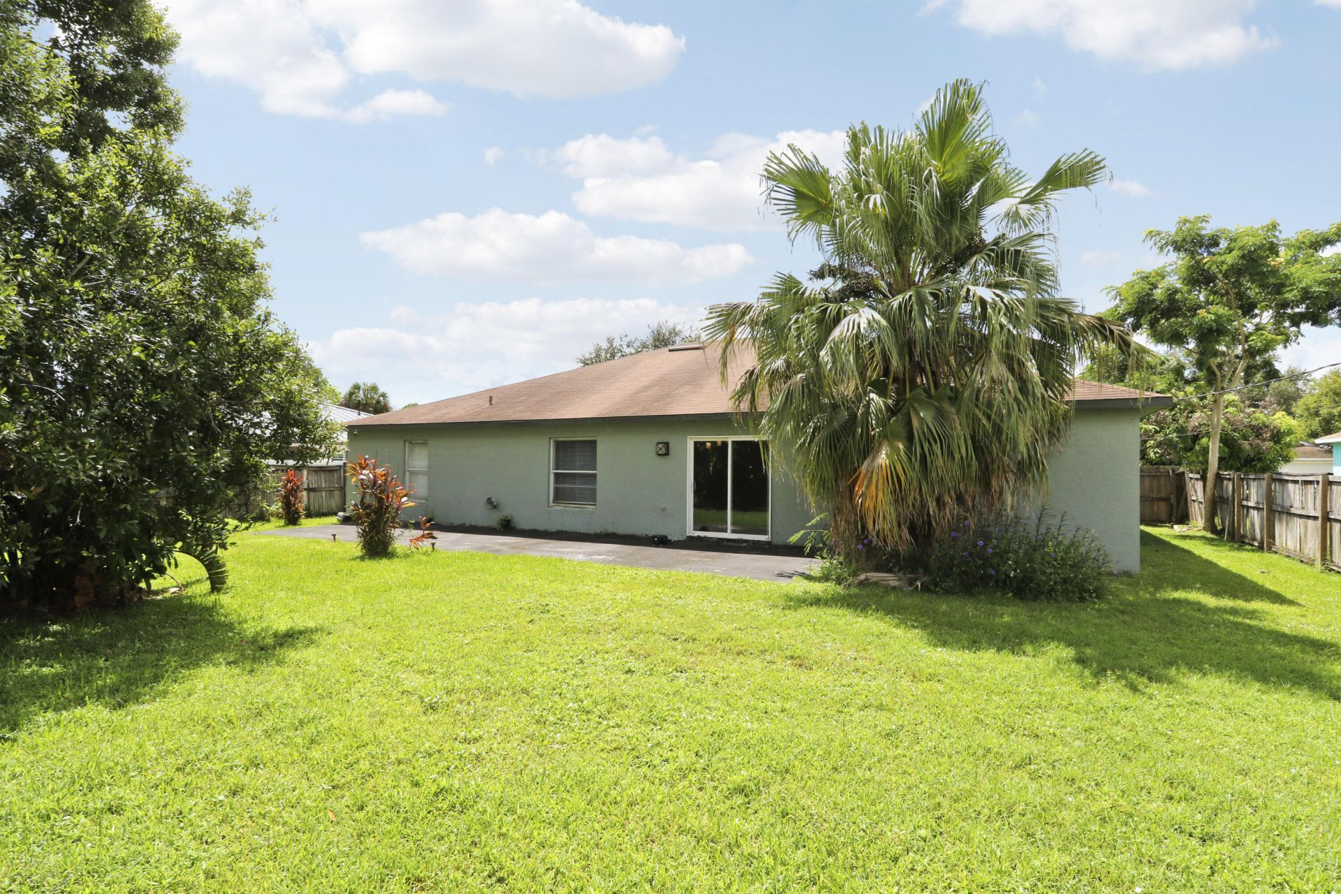 825 SE Cavern Avenue, Port Saint Lucie, FL 34983 Photo