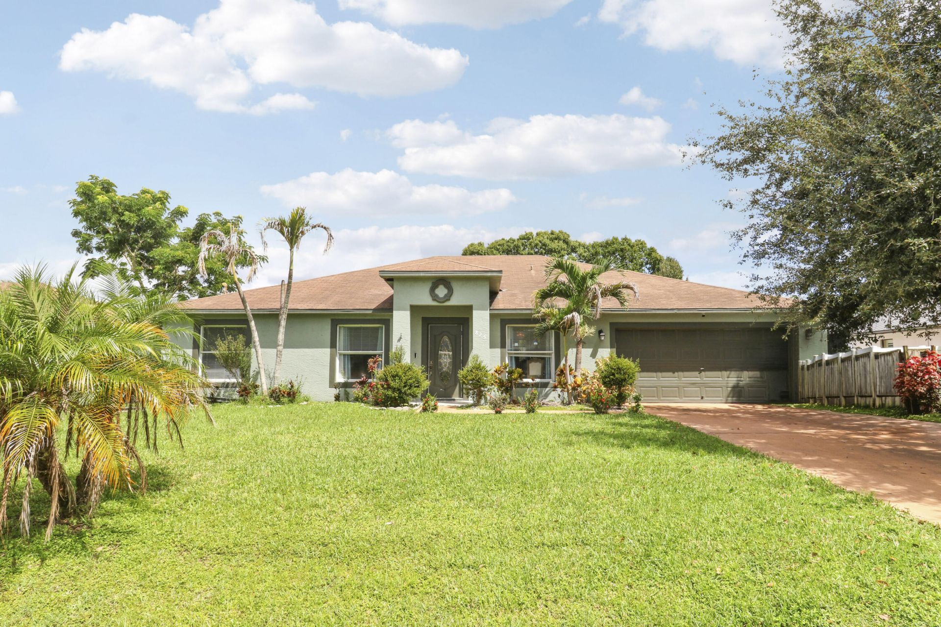 825 SE Cavern Avenue, Port Saint Lucie, FL 34983 Photo