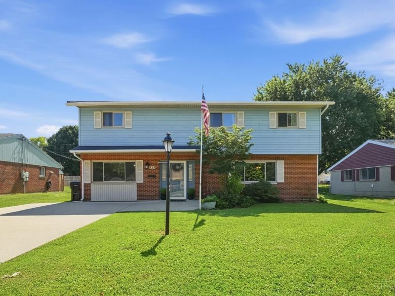 976 Kathryn Drive, Wilmington, OH 45177 Photo 2