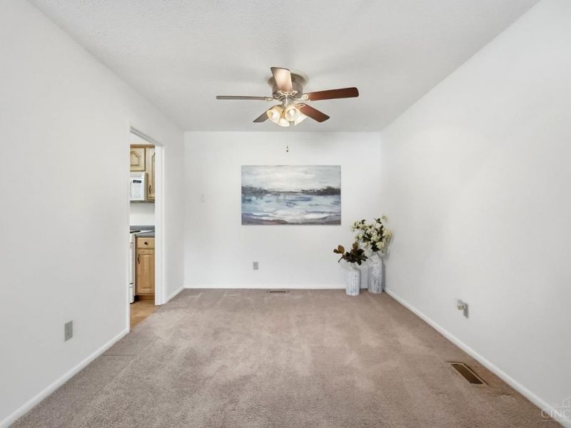 976 Kathryn Drive, Wilmington, OH 45177 Photo 9