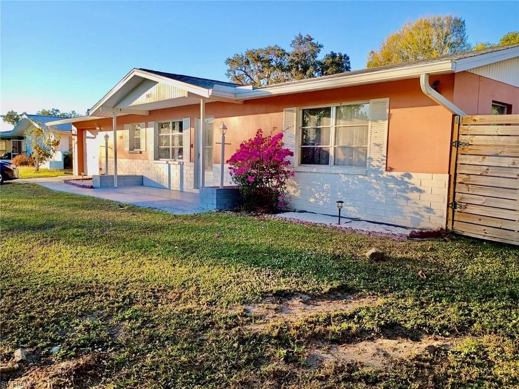 901 Juno Dr, Lehigh Acres, FL 33936 Photo