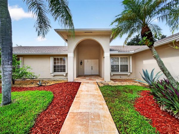 19960 NW 2nd St , Pembroke Pines, FL 33029