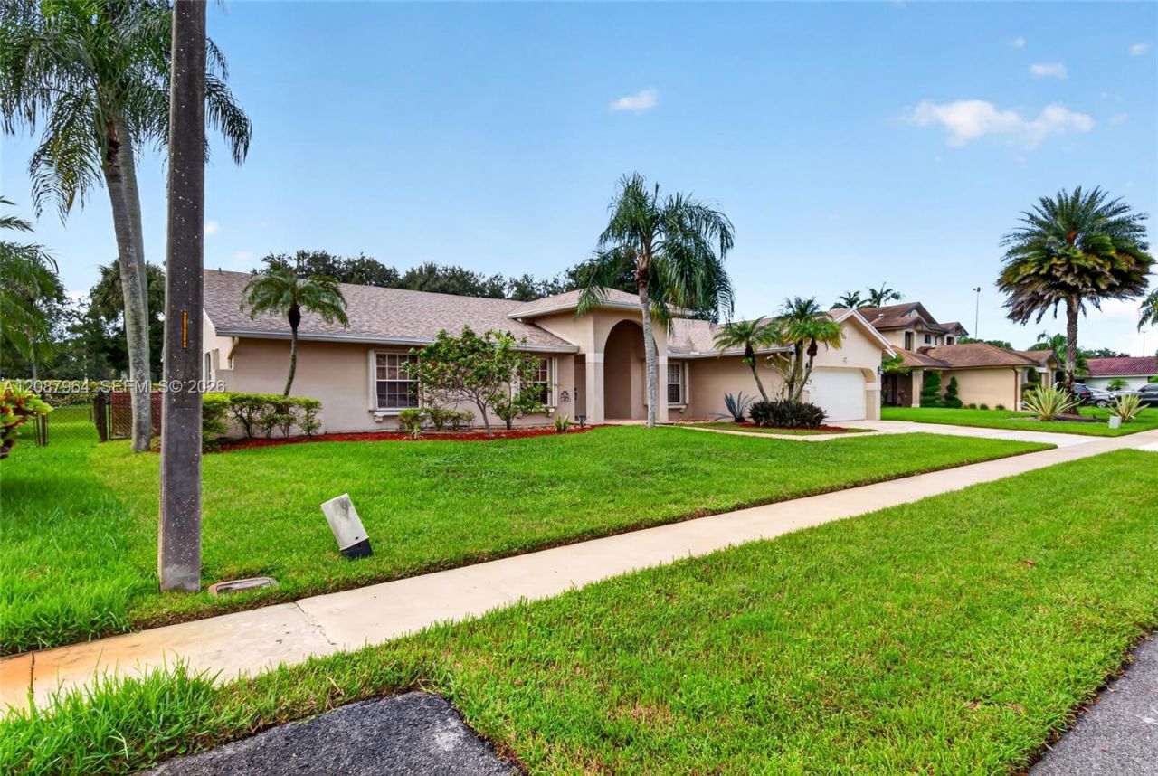 19960 NW 2nd St, Pembroke Pines, FL 33029 Photo