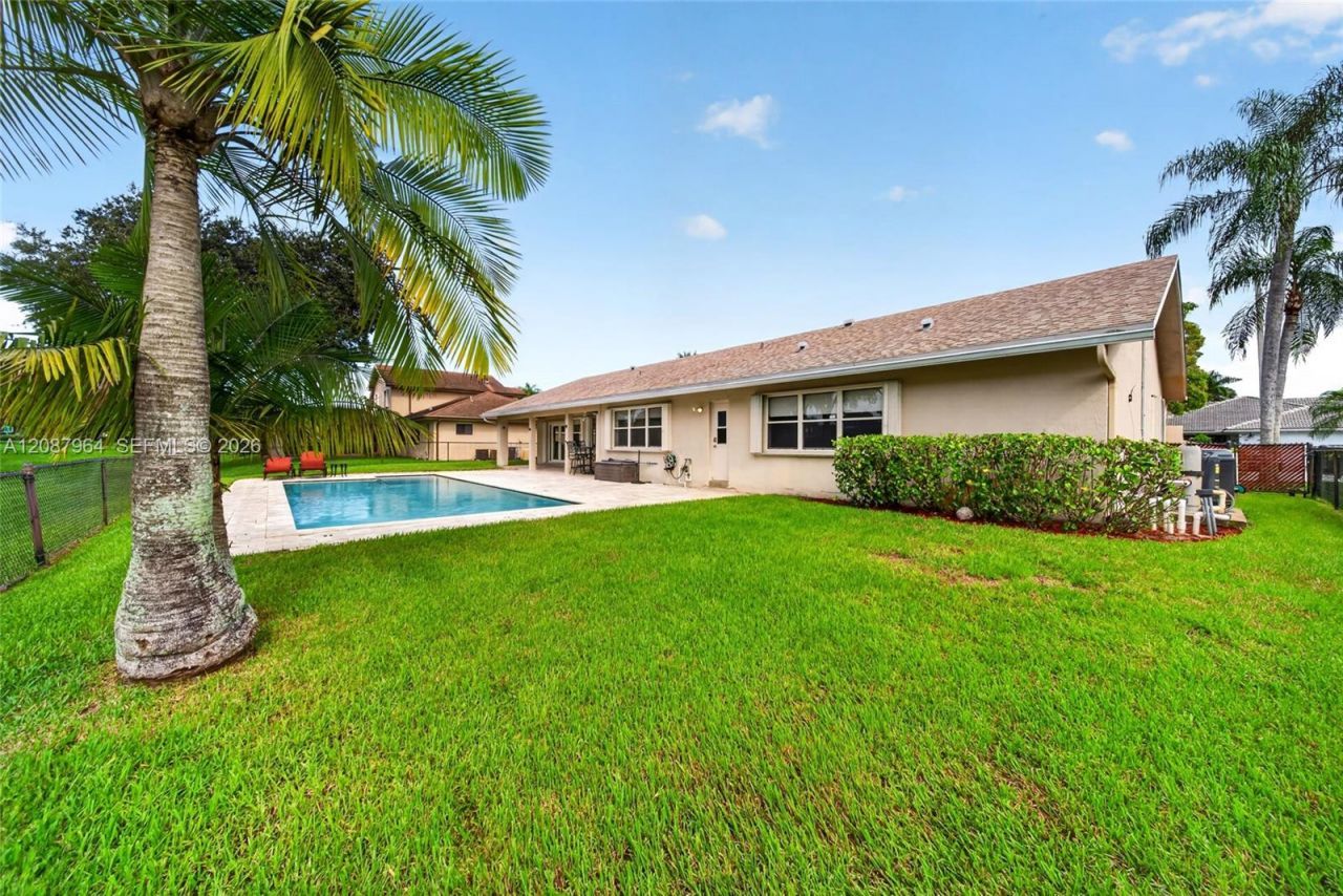 19960 NW 2nd St, Pembroke Pines, FL 33029 Photo