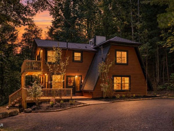 459 Sugar Mtn Way , Pigeon Forge, TN 37863