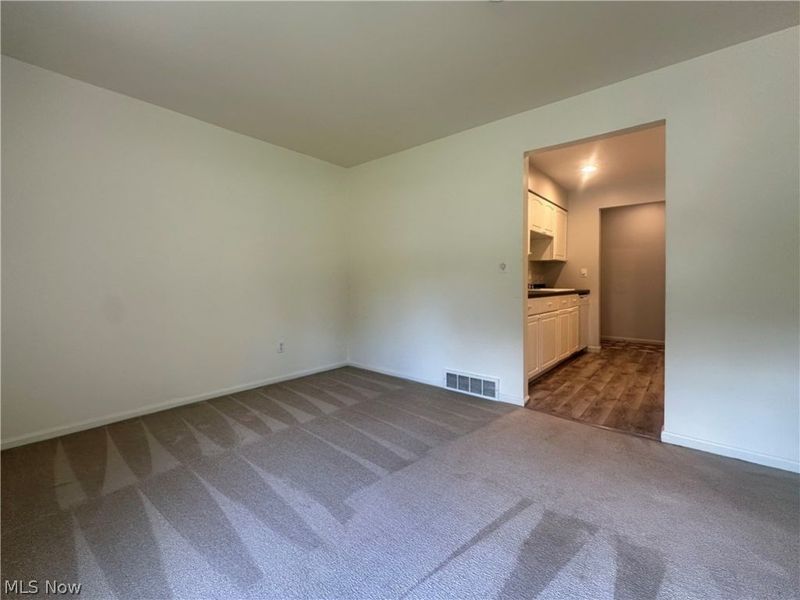 399 Quarry Lane, Unit E, Warren, OH 44484 Photo 13