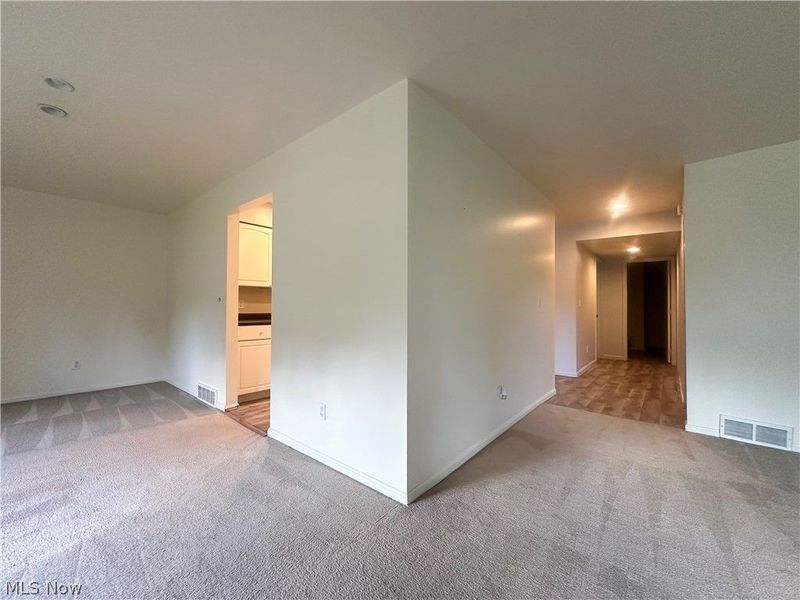 399 Quarry Lane, Unit E, Warren, OH 44484 Photo 24