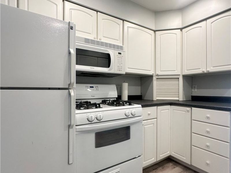 399 Quarry Lane NE, Unit E, Warren, OH 44484 Photo 8